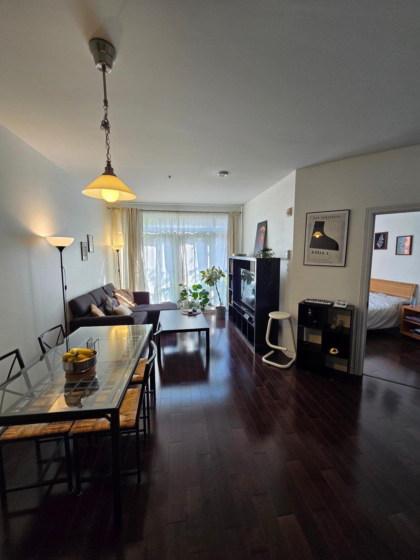 









1210


Rue St-Antoine E.

, 210,
Montréal (Ville-Marie),




QC
H2L2R1

