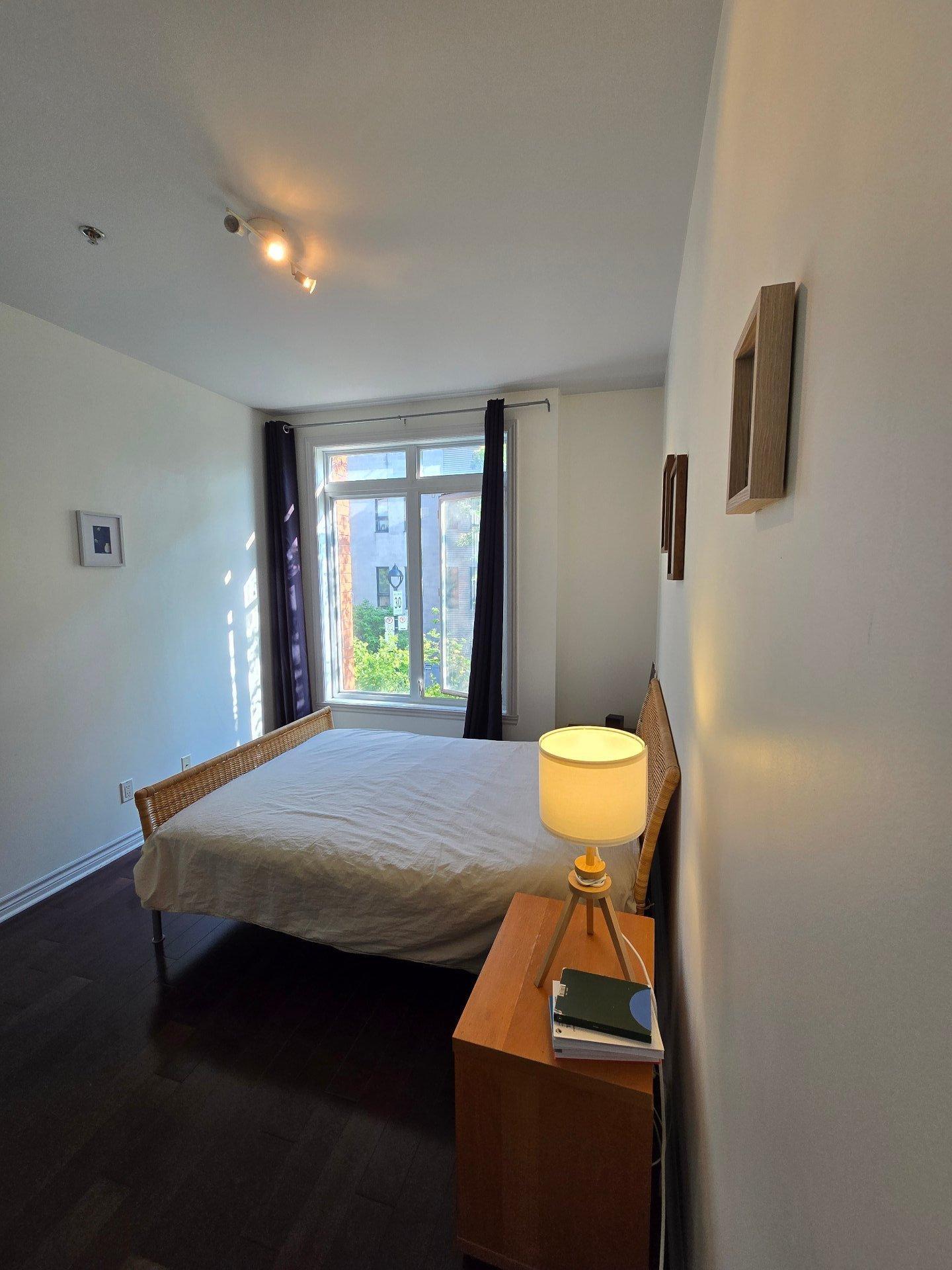 









1210


Rue St-Antoine E.

, 210,
Montréal (Ville-Marie),




QC
H2L2R1

