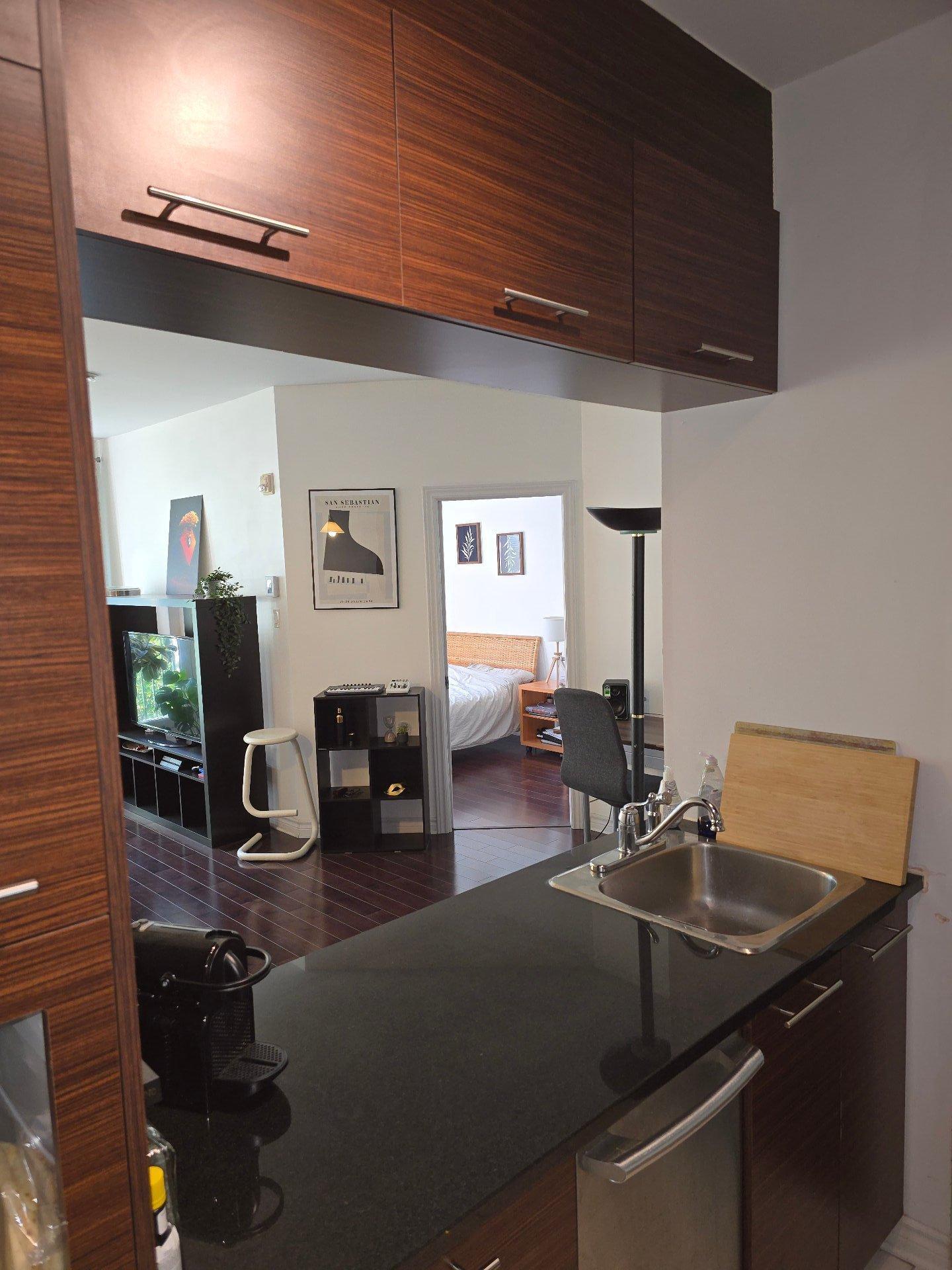 









1210


Rue St-Antoine E.

, 210,
Montréal (Ville-Marie),




QC
H2L2R1

