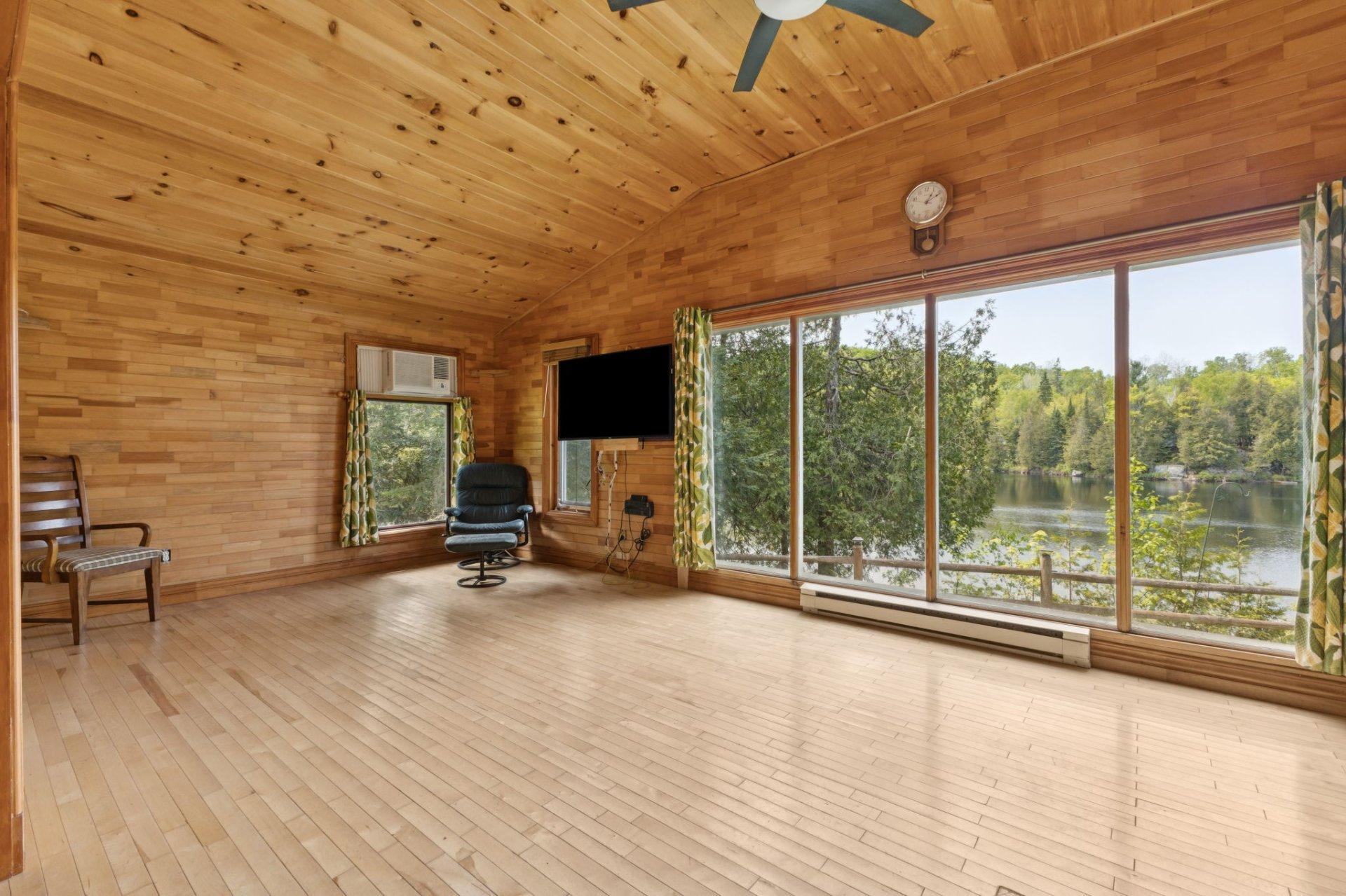 









118


Ch. du Lac-Bois-Franc

,
Val-des-Monts,




QC
J8N1C7

