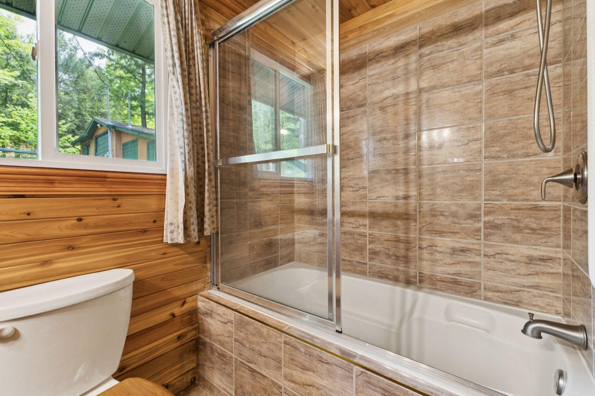 









118


Ch. du Lac-Bois-Franc

,
Val-des-Monts,




QC
J8N1C7


