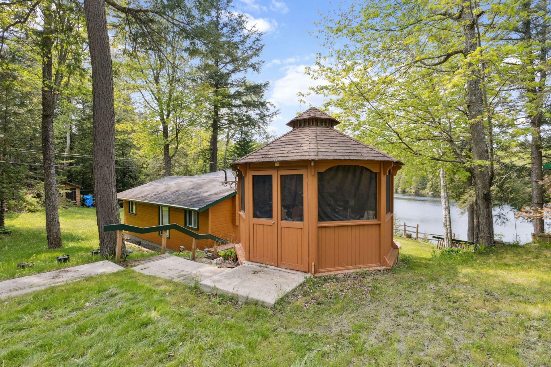 









118


Ch. du Lac-Bois-Franc

,
Val-des-Monts,




QC
J8N1C7

