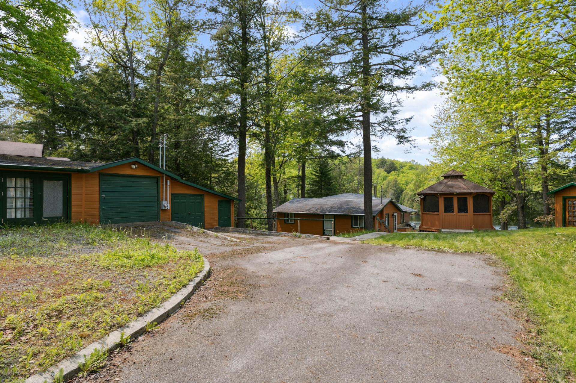 









118


Ch. du Lac-Bois-Franc

,
Val-des-Monts,




QC
J8N1C7

