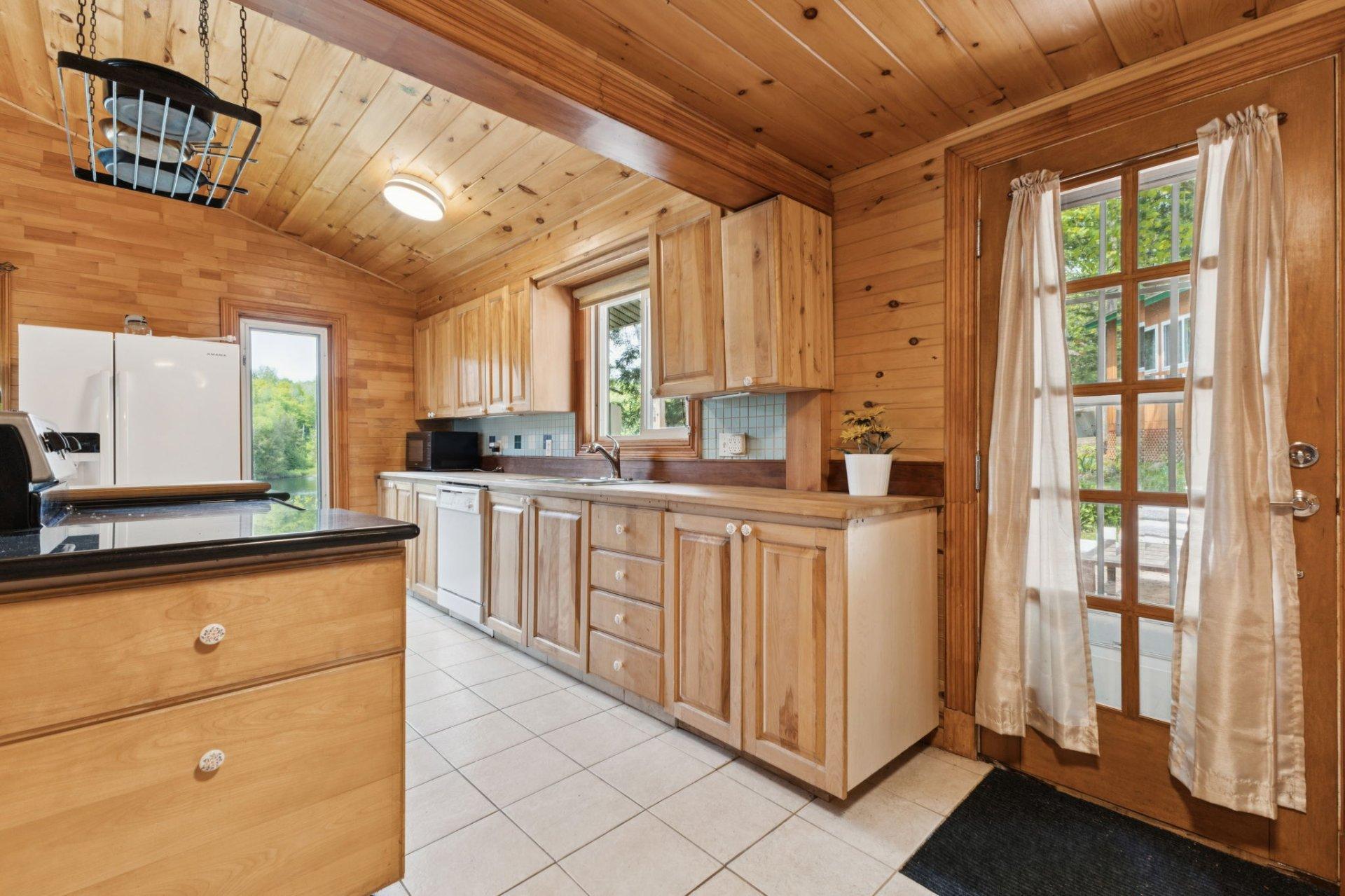 









118


Ch. du Lac-Bois-Franc

,
Val-des-Monts,




QC
J8N1C7

