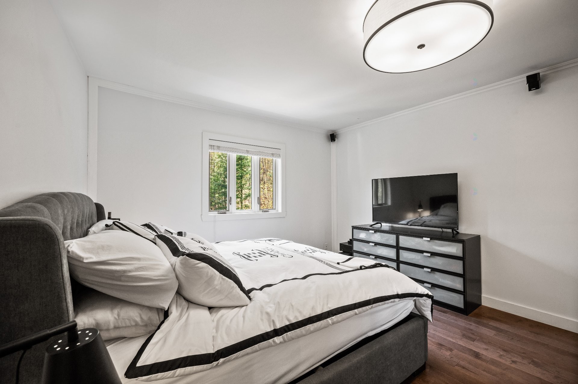 









153Z


Route 323

,
Brébeuf,







QC
J0T1B0

