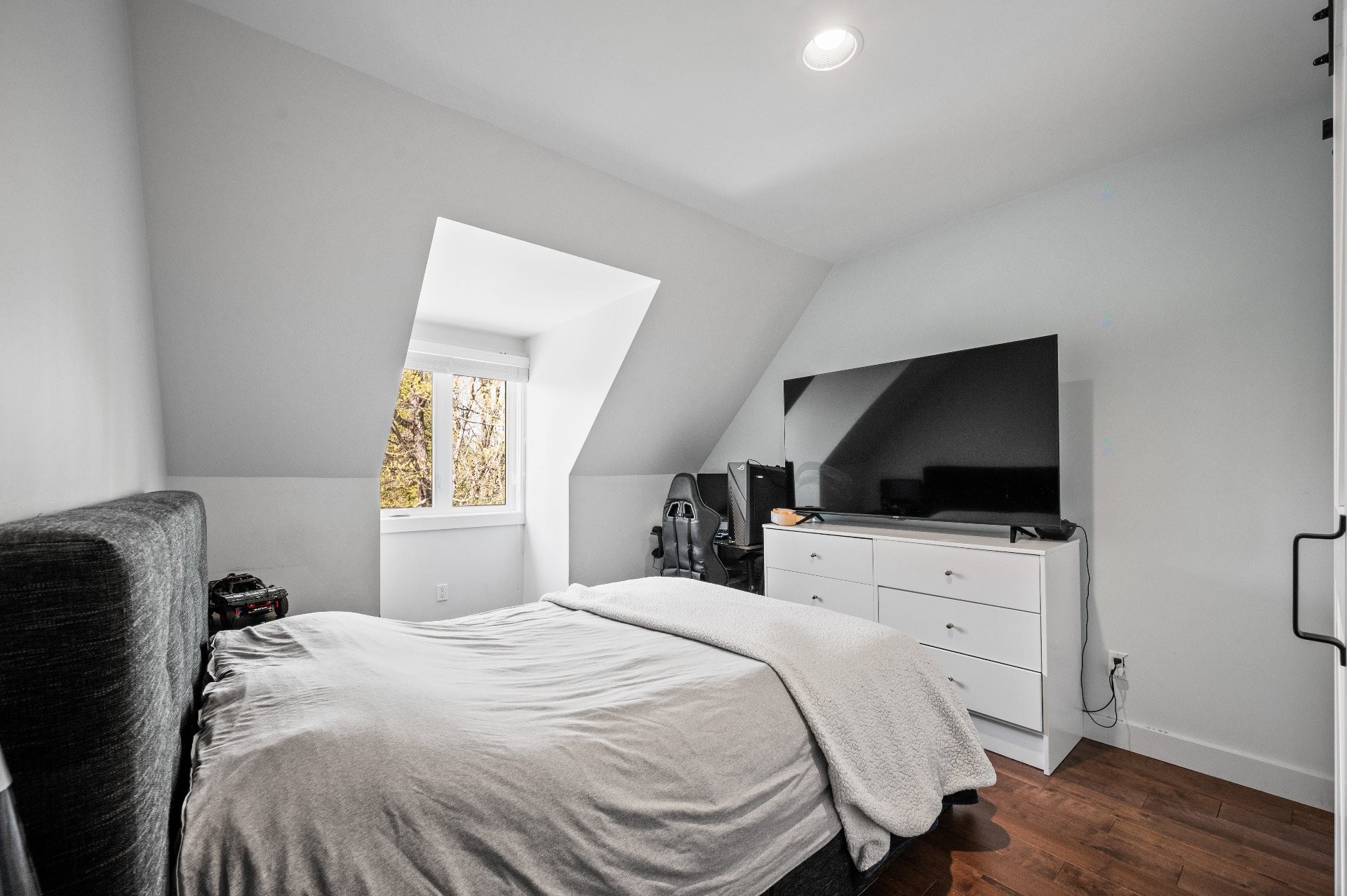 









153Z


Route 323

,
Brébeuf,







QC
J0T1B0

