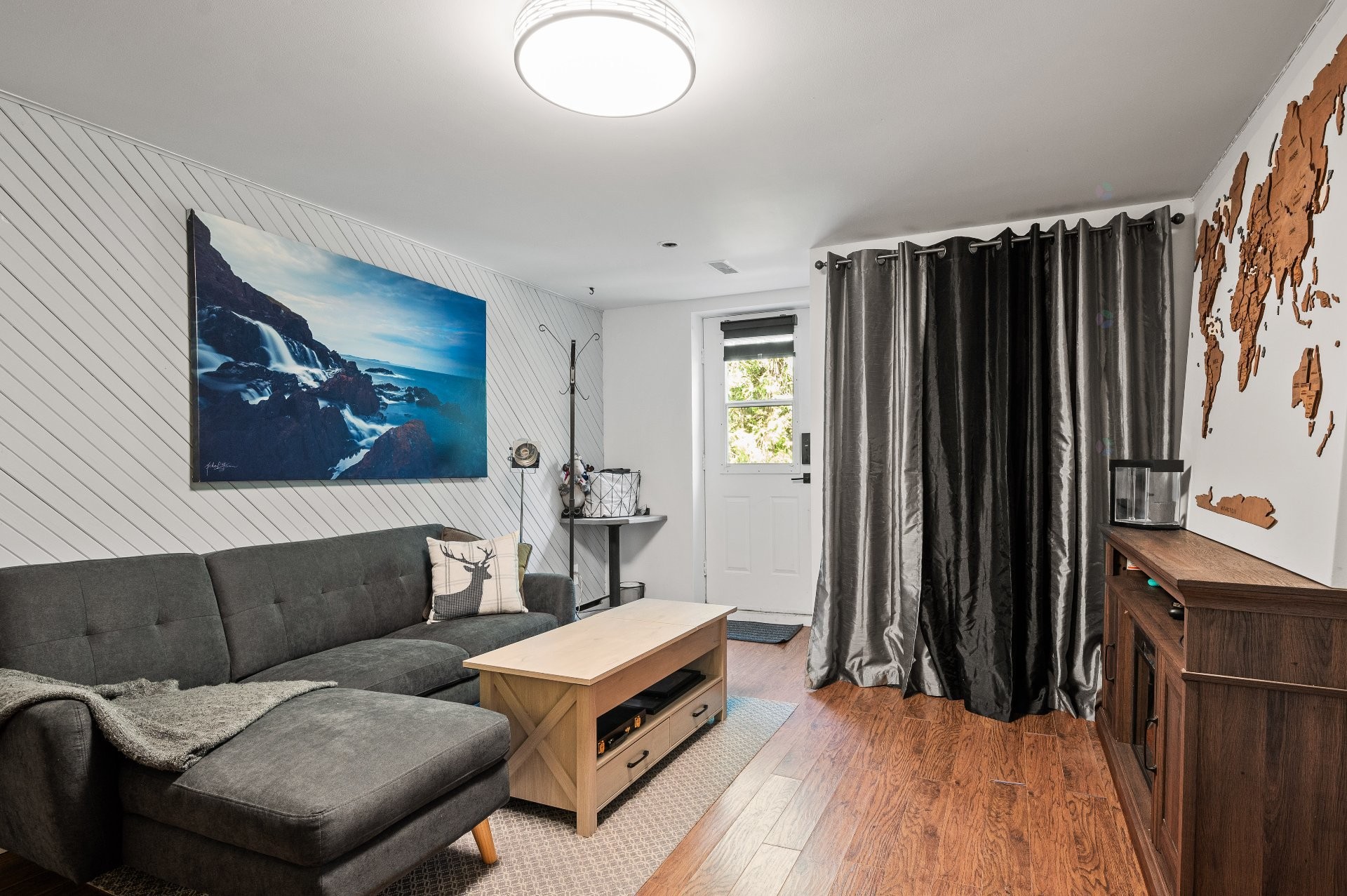 









153Z


Route 323

,
Brébeuf,







QC
J0T1B0

