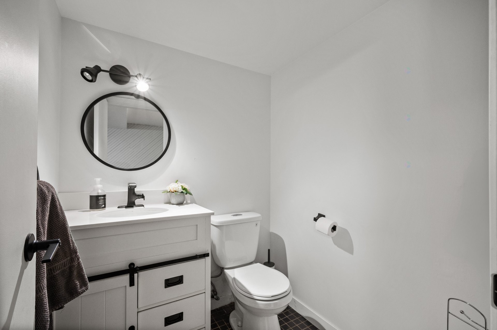 









153Z


Route 323

,
Brébeuf,







QC
J0T1B0

