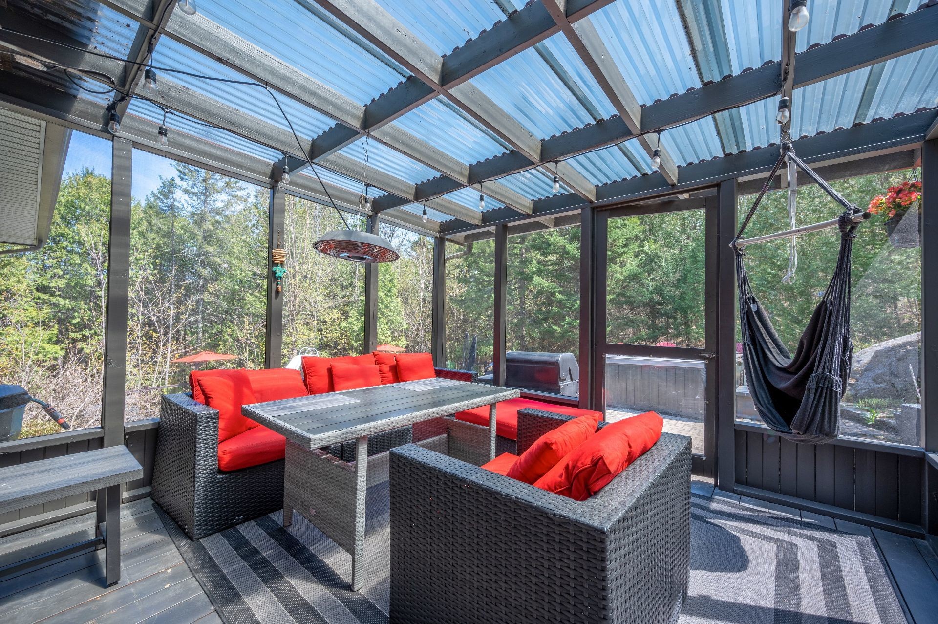 









153Z


Route 323

,
Brébeuf,







QC
J0T1B0

