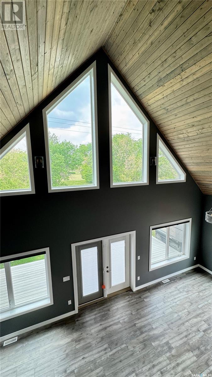 












102 Lakeside ROAD

,
Elbow,




Saskatchewan
S0H1J0

