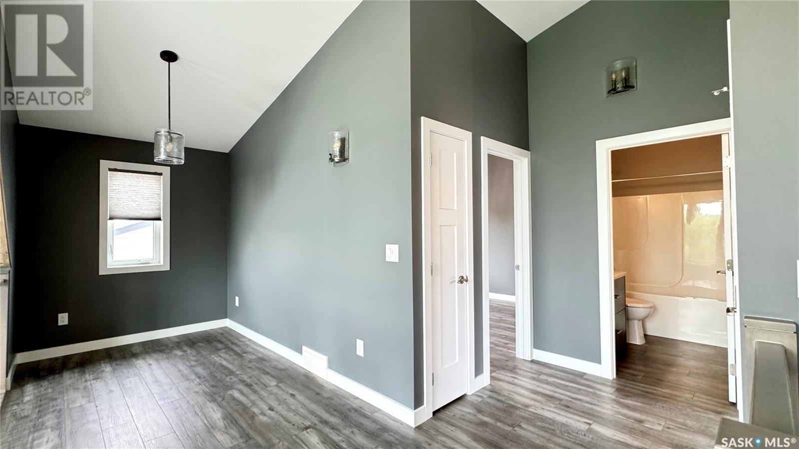 












102 Lakeside ROAD

,
Elbow,




Saskatchewan
S0H1J0

