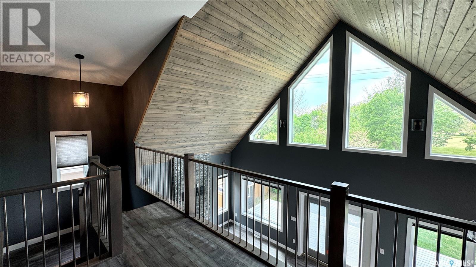 












102 Lakeside ROAD

,
Elbow,




Saskatchewan
S0H1J0

