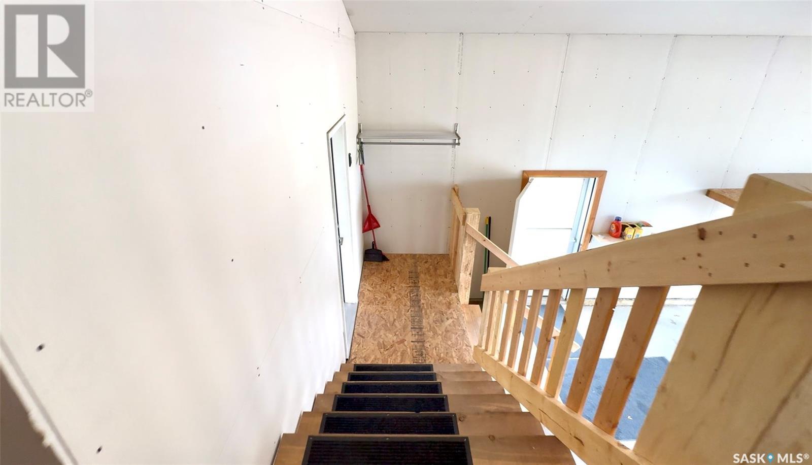 












102 Lakeside ROAD

,
Elbow,




Saskatchewan
S0H1J0

