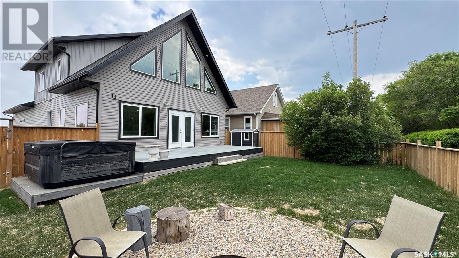 












102 Lakeside ROAD

,
Elbow,




Saskatchewan
S0H1J0

