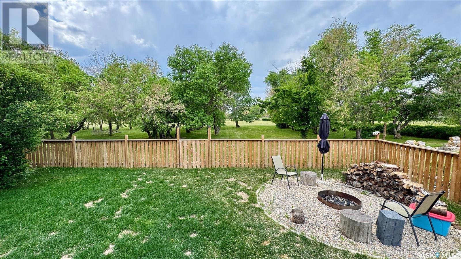 












102 Lakeside ROAD

,
Elbow,




Saskatchewan
S0H1J0

