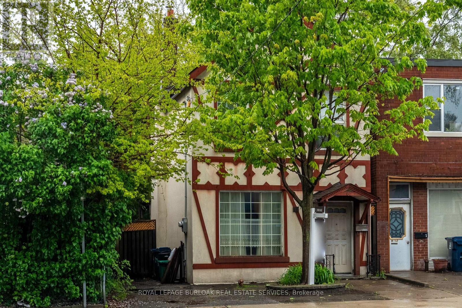 












18 SCARLETT ROAD

,
Toronto,




Ontario
M6N4K1

