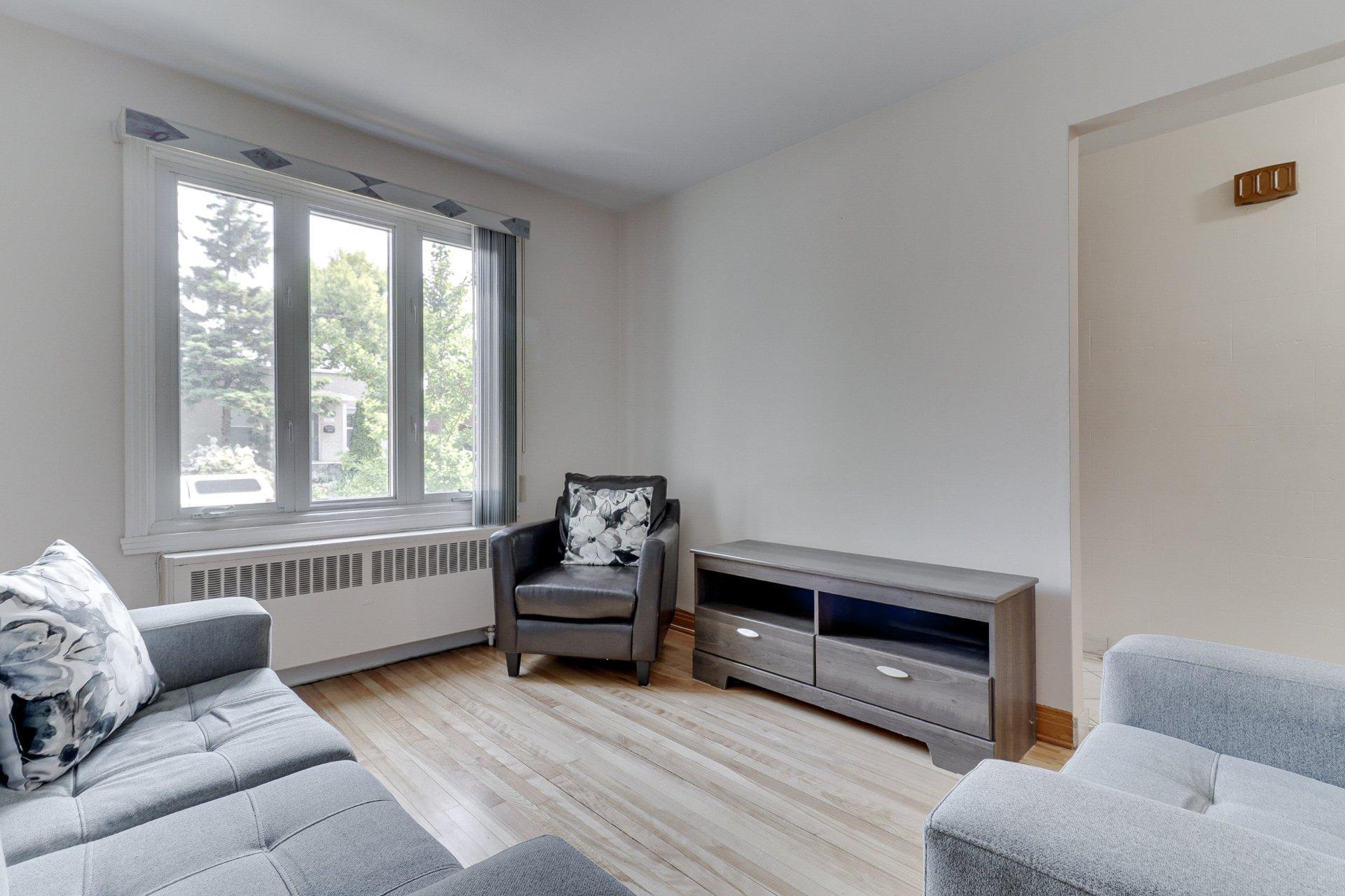 









3190

 - 3192


Rue Monsabré

,
Montréal (Mercier/Hochelaga-Maisonneuve),




QC
H1N2L5


