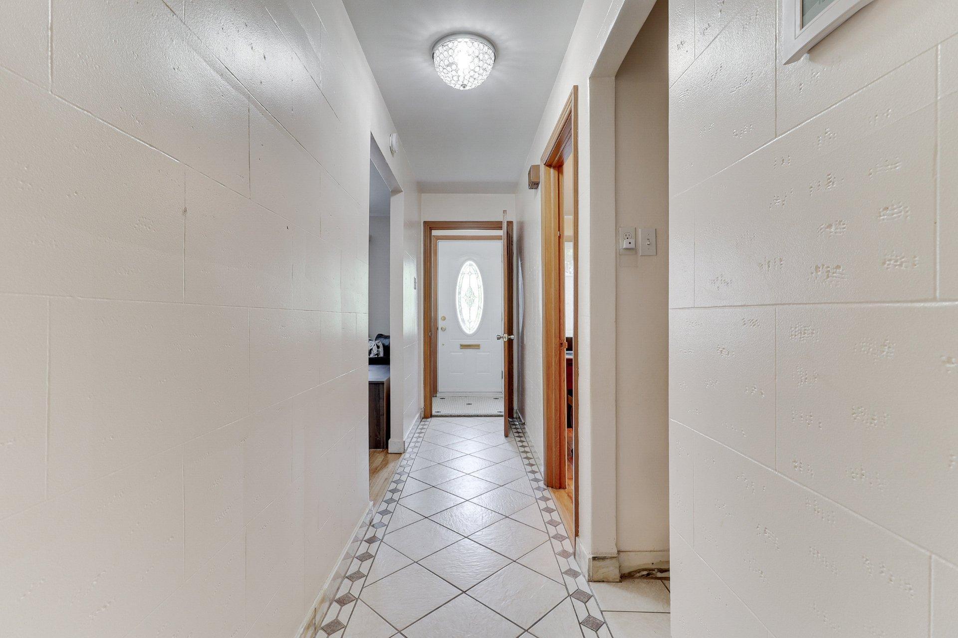 









3190

 - 3192


Rue Monsabré

,
Montréal (Mercier/Hochelaga-Maisonneuve),




QC
H1N2L5

