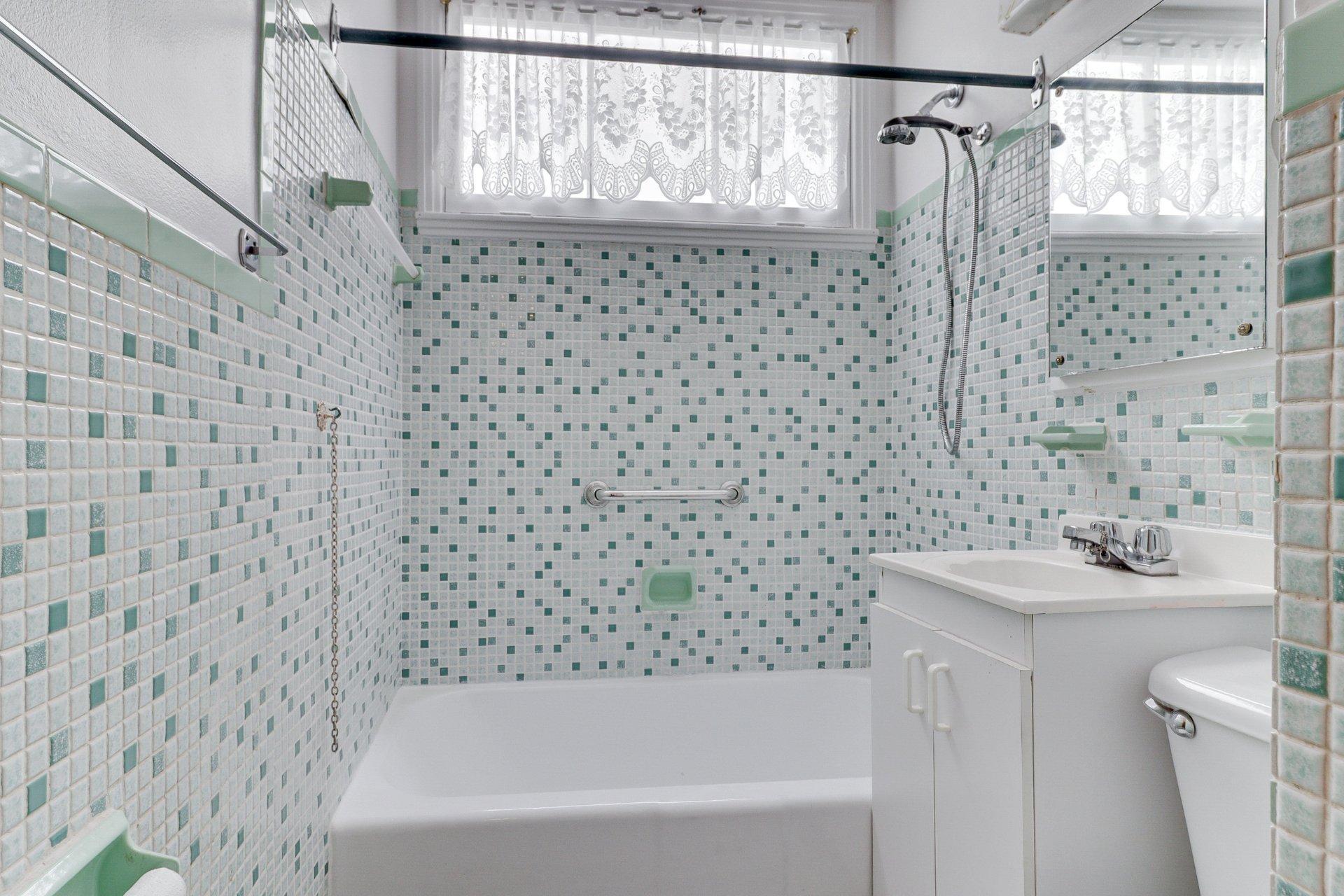 









3190

 - 3192


Rue Monsabré

,
Montréal (Mercier/Hochelaga-Maisonneuve),




QC
H1N2L5

