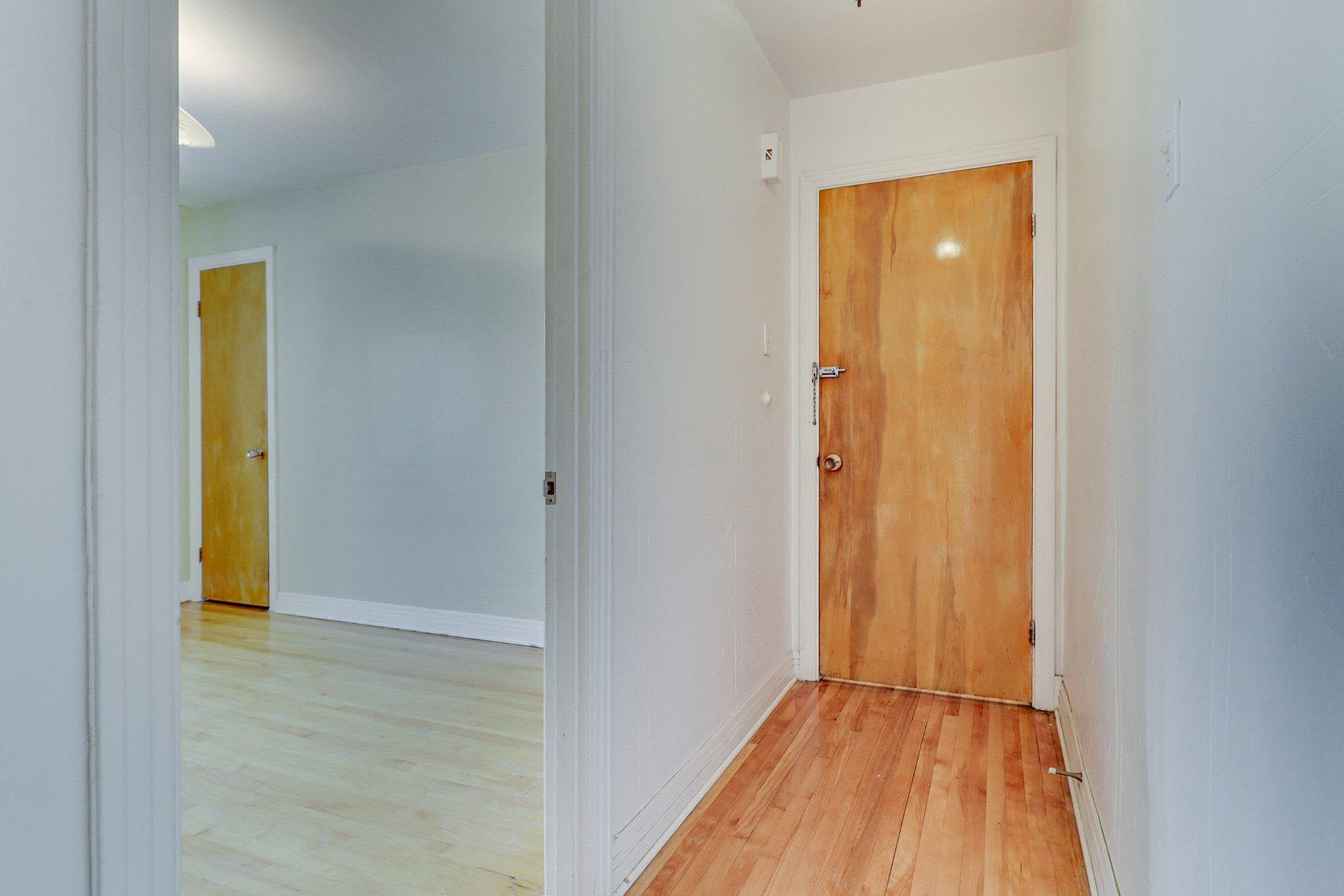 









3190

 - 3192


Rue Monsabré

,
Montréal (Mercier/Hochelaga-Maisonneuve),




QC
H1N2L5


