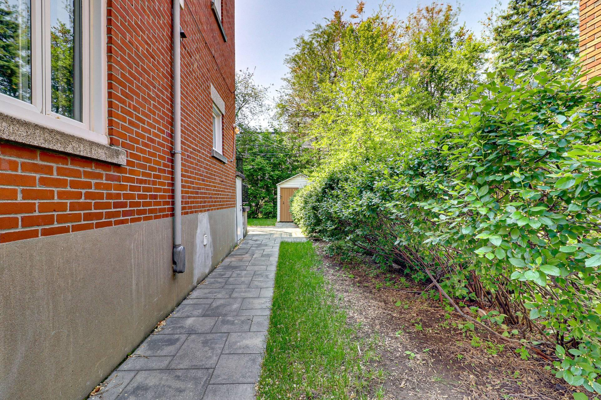 









3190

 - 3192


Rue Monsabré

,
Montréal (Mercier/Hochelaga-Maisonneuve),




QC
H1N2L5

