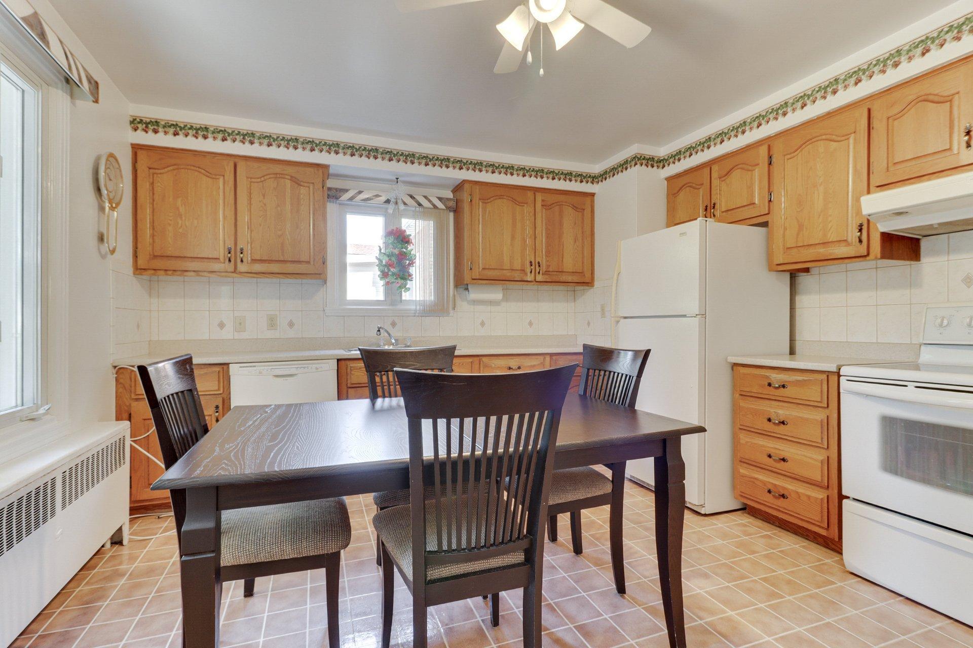 









3190

 - 3192


Rue Monsabré

,
Montréal (Mercier/Hochelaga-Maisonneuve),




QC
H1N2L5

