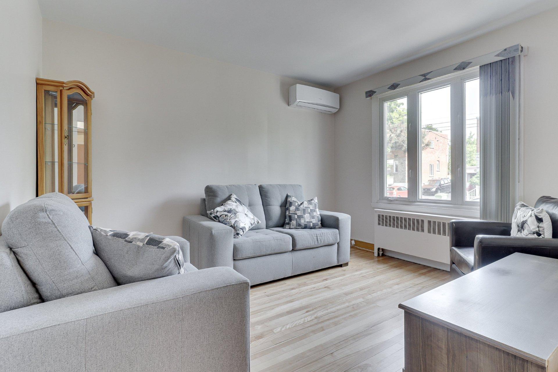 









3190

 - 3192


Rue Monsabré

,
Montréal (Mercier/Hochelaga-Maisonneuve),




QC
H1N2L5

