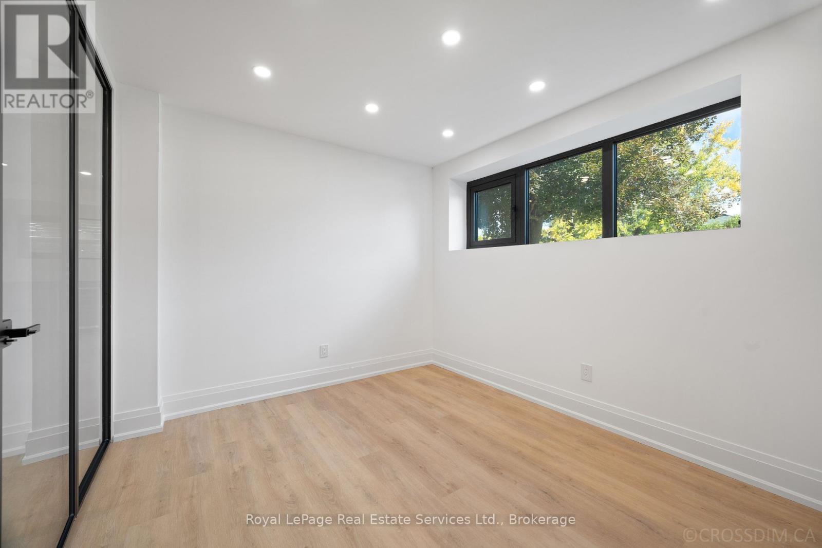 












480 SCARSDALE CRESCENT

,
Oakville (WO West),




Ontario
L6L3W7

