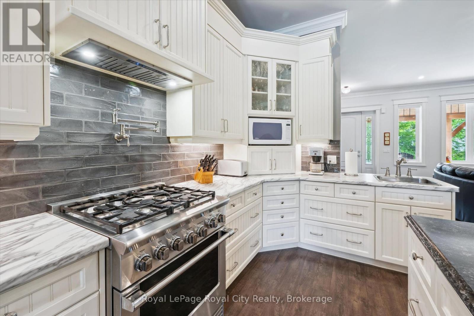 












8720 15 SIDE ROAD

,
Erin,




Ontario
N0B2K0

