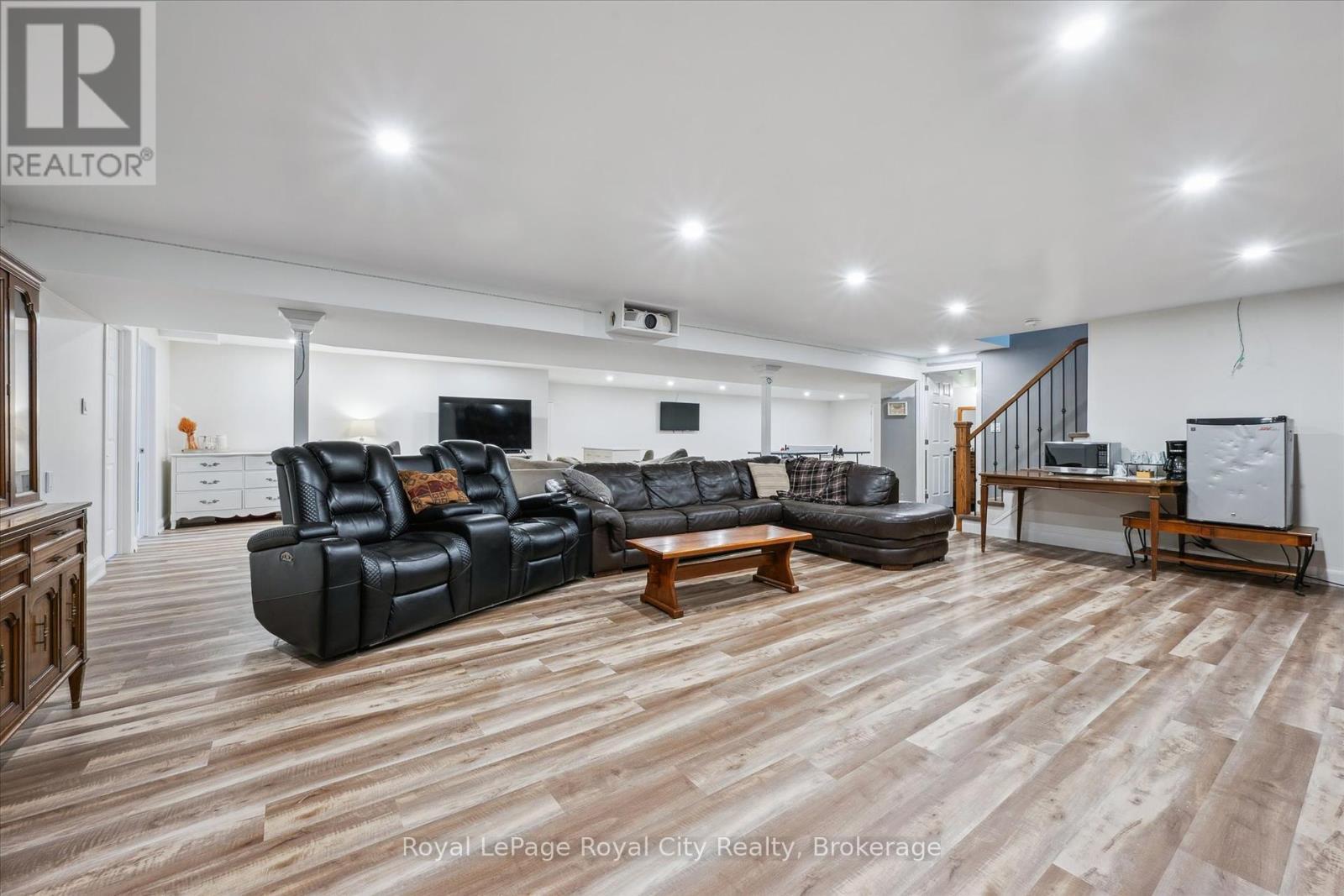 












8720 15 SIDE ROAD

,
Erin,




Ontario
N0B2K0

