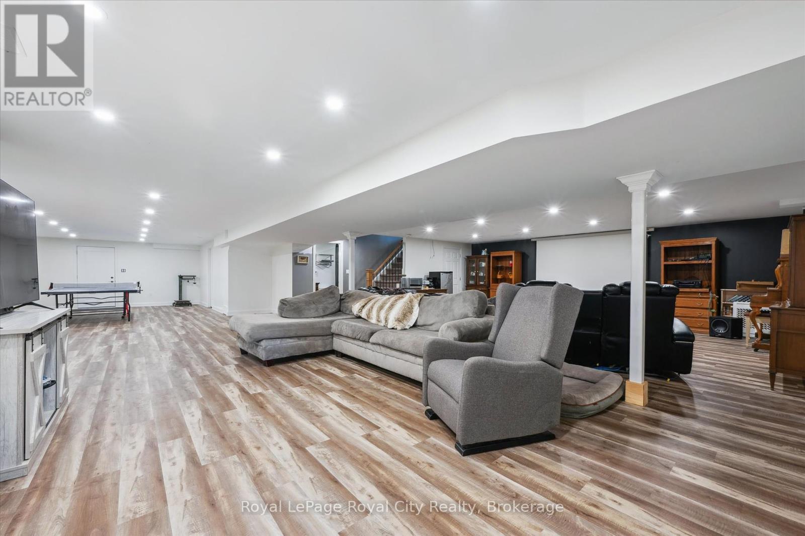












8720 15 SIDE ROAD

,
Erin,




Ontario
N0B2K0

