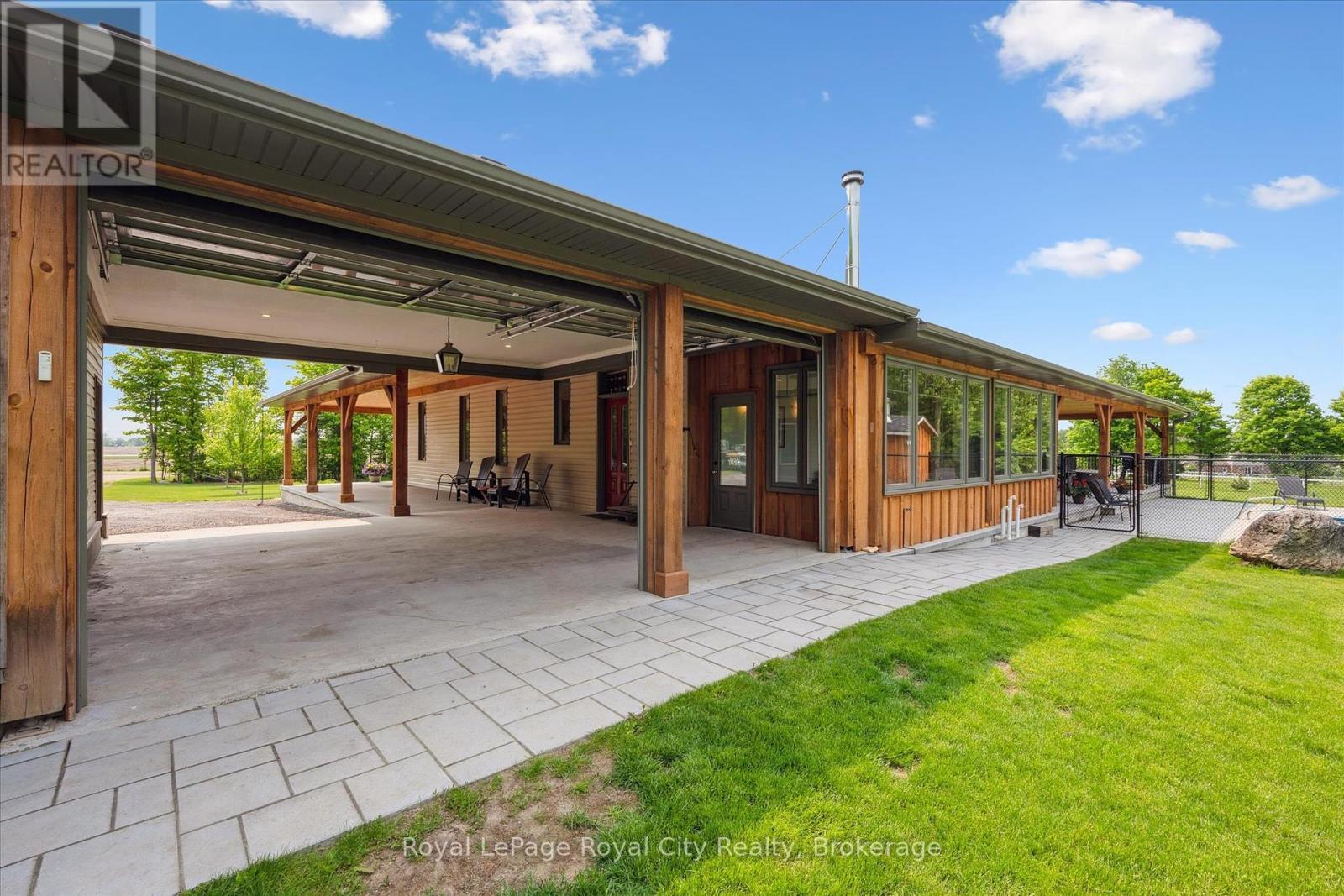 












8720 15 SIDE ROAD

,
Erin,




Ontario
N0B2K0

