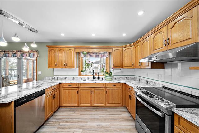 









3841


BIRDS HILL

RD,
East St Paul,




MB
R2E 1C2

