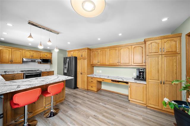 









3841


BIRDS HILL

RD,
East St Paul,




MB
R2E 1C2

