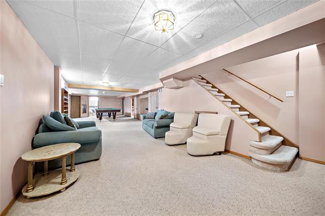 









3841


BIRDS HILL

RD,
East St Paul,




MB
R2E 1C2

