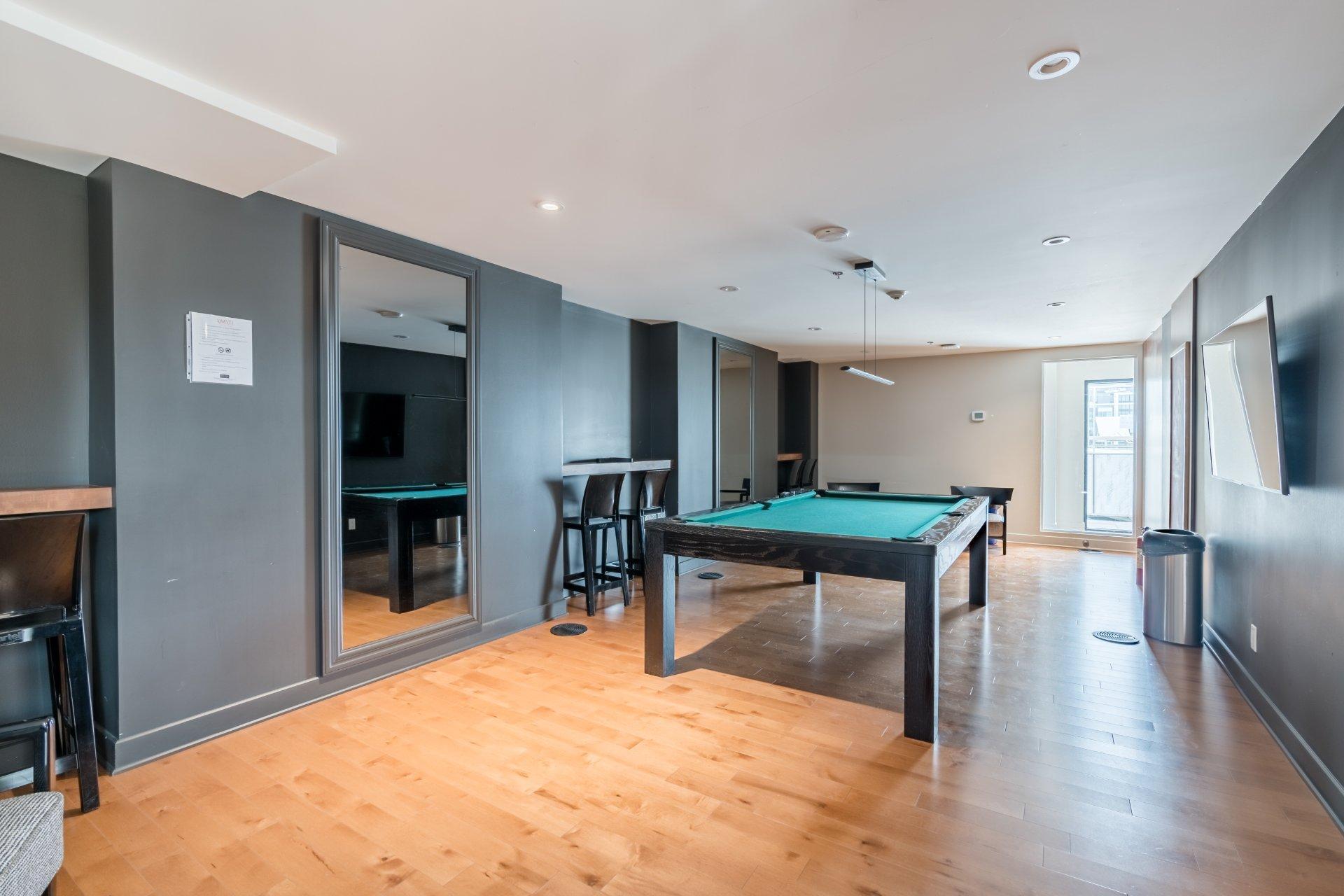 









1375


Rue des Bassins

, 1415,
Montréal (Le Sud-Ouest),




QC
H3C1W3

