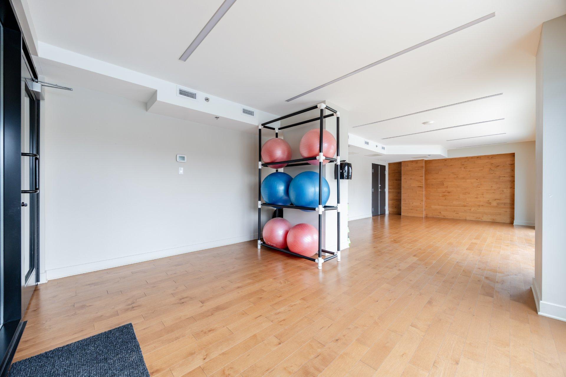 









1375


Rue des Bassins

, 1415,
Montréal (Le Sud-Ouest),




QC
H3C1W3

