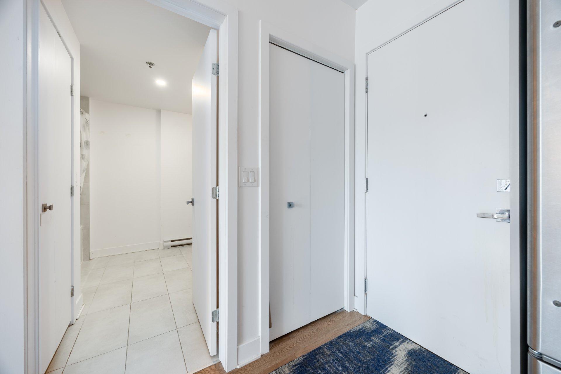 









1375


Rue des Bassins

, 1415,
Montréal (Le Sud-Ouest),




QC
H3C1W3

