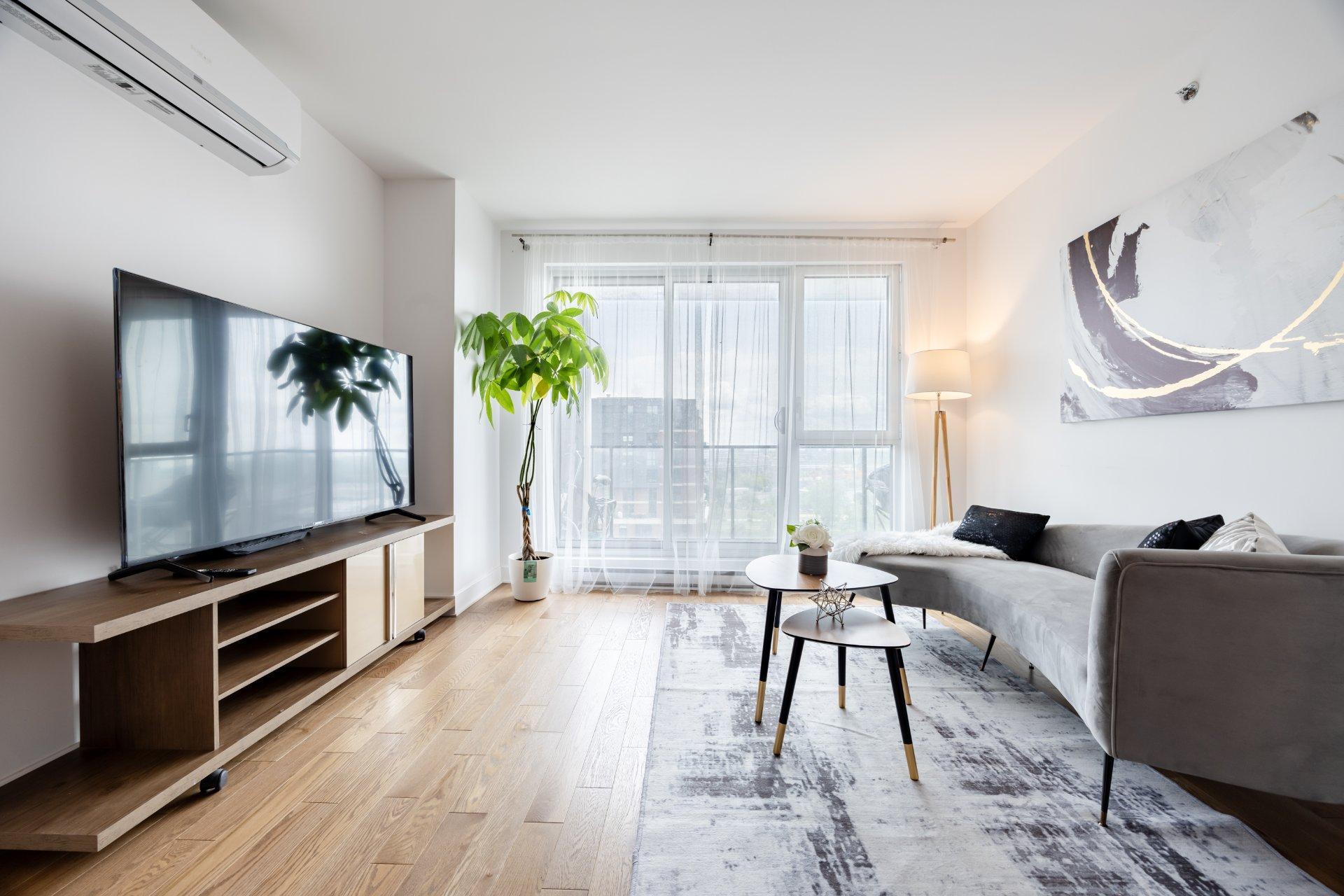 









1375


Rue des Bassins

, 1415,
Montréal (Le Sud-Ouest),




QC
H3C1W3

