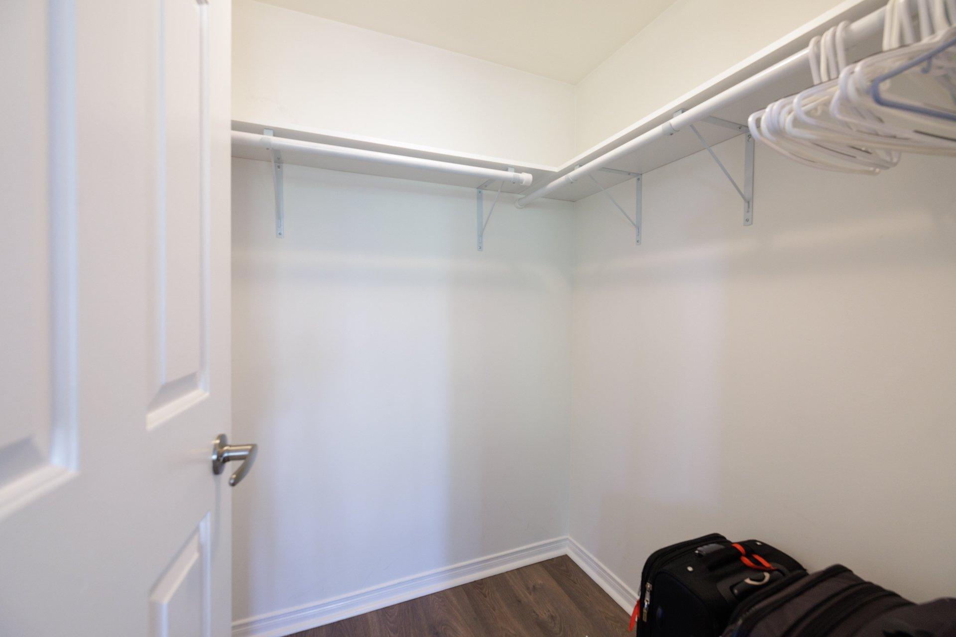 









8050


Boul. St-Laurent

, 108,
Brossard,




QC
J4X2P1

