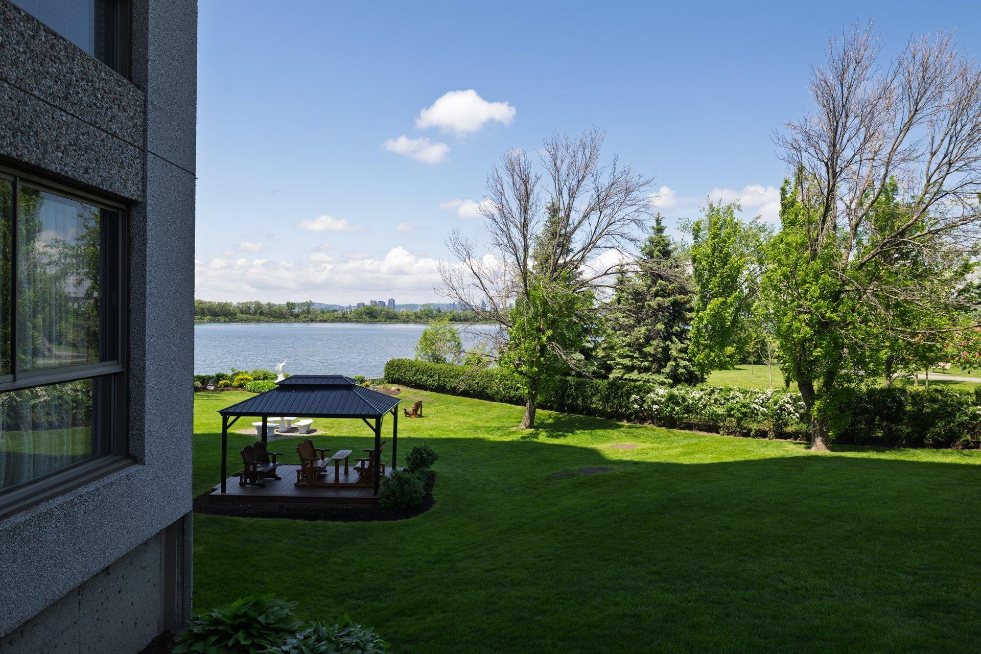 









8050


Boul. St-Laurent

, 108,
Brossard,




QC
J4X2P1

