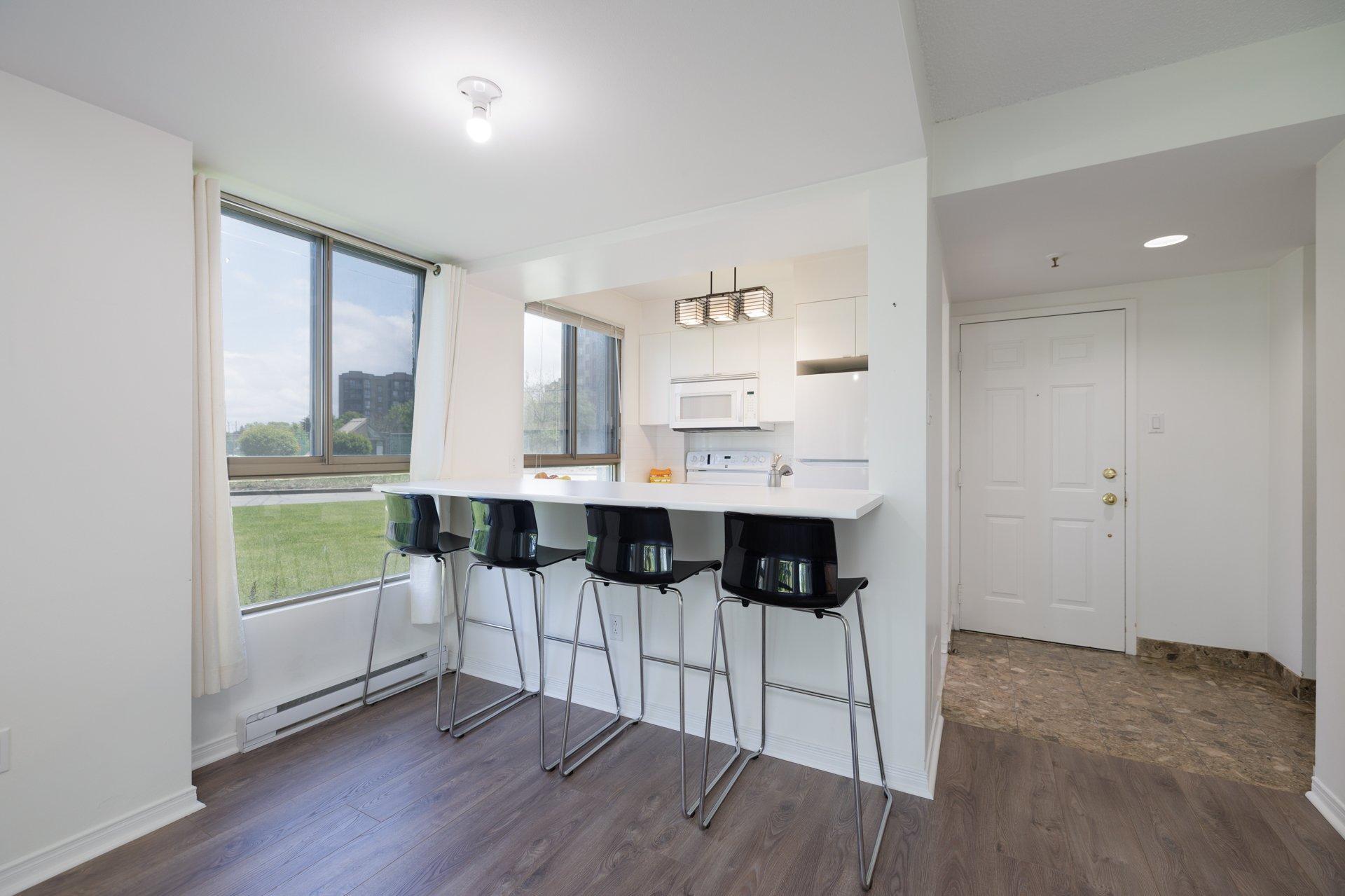 









8050


Boul. St-Laurent

, 108,
Brossard,




QC
J4X2P1

