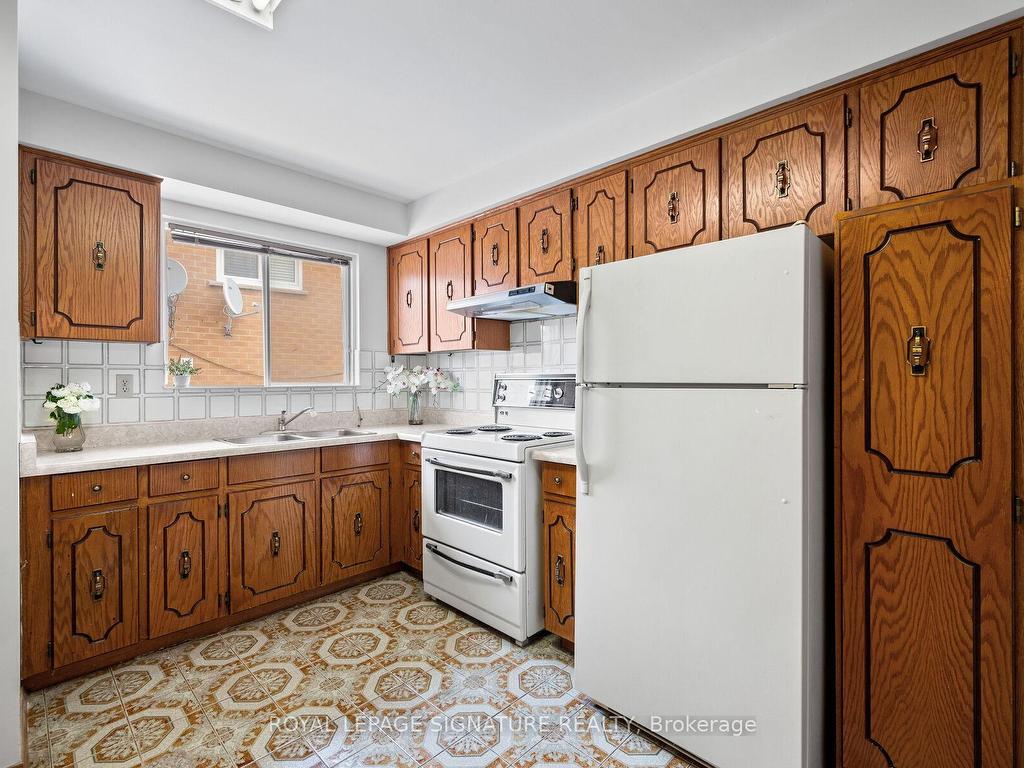 









100


Madison

Street,
Brampton,




ON
L6S 3C5

