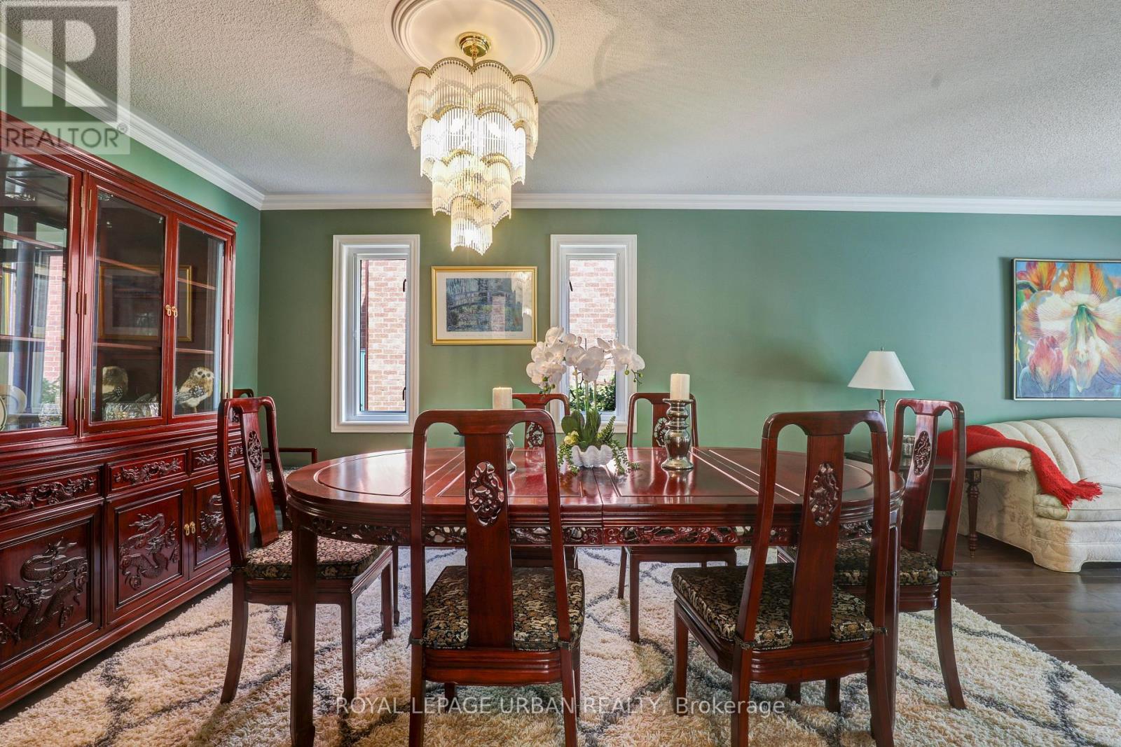 












1023 MOUNTCASTLE CRESCENT

,
Pickering,




Ontario
L1V5J1

