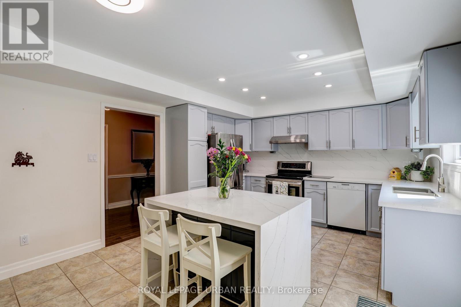 












1023 MOUNTCASTLE CRESCENT

,
Pickering,




Ontario
L1V5J1

