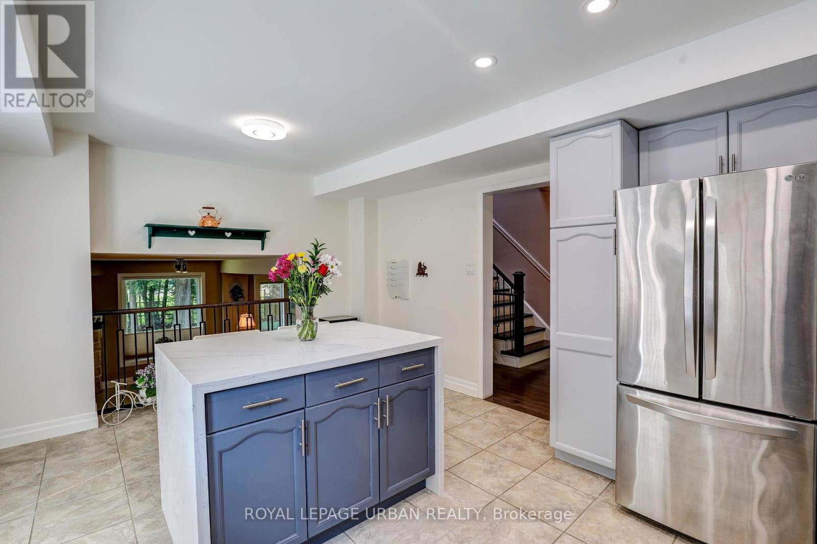 












1023 MOUNTCASTLE CRESCENT

,
Pickering,




Ontario
L1V5J1

