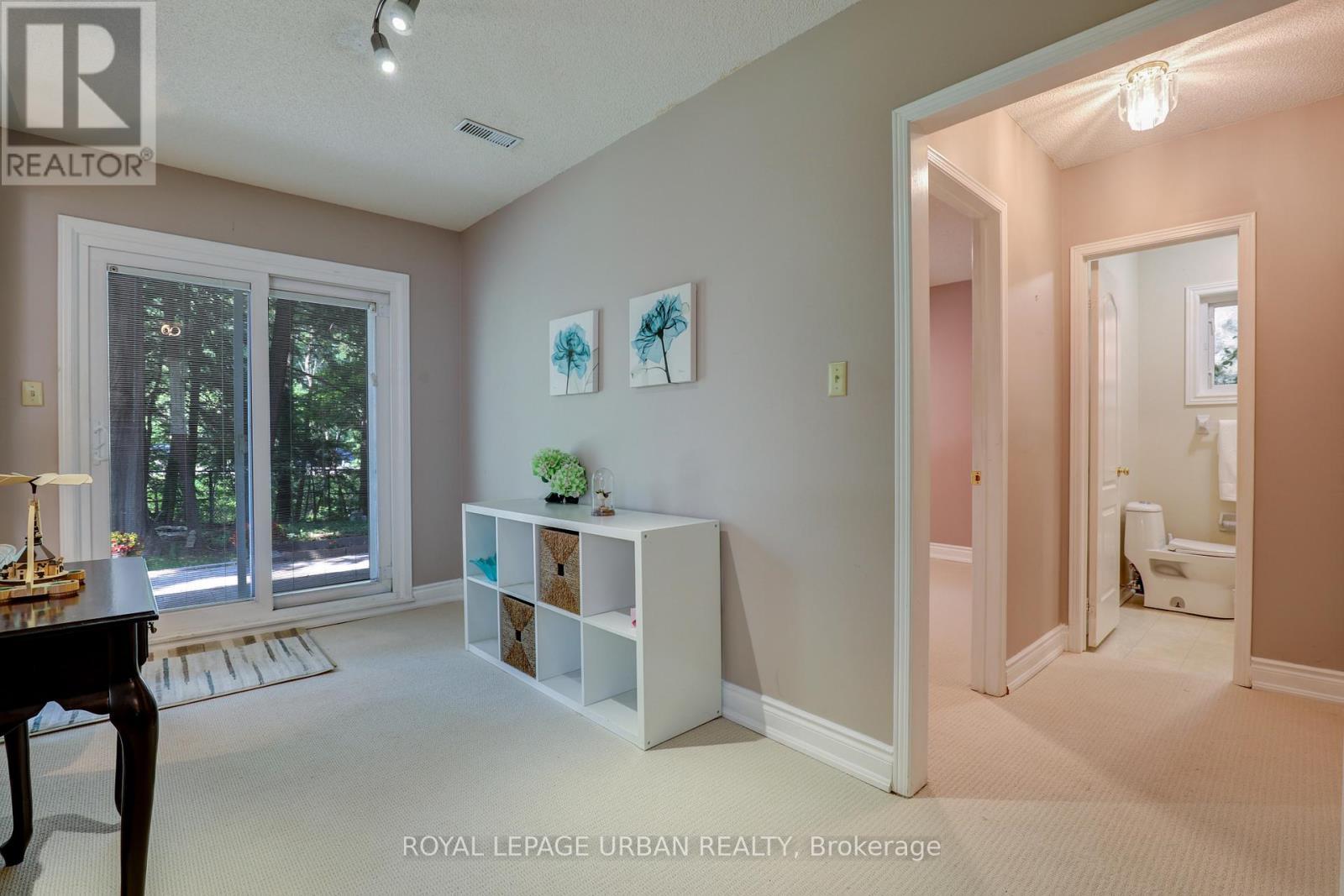 












1023 MOUNTCASTLE CRESCENT

,
Pickering,




Ontario
L1V5J1

