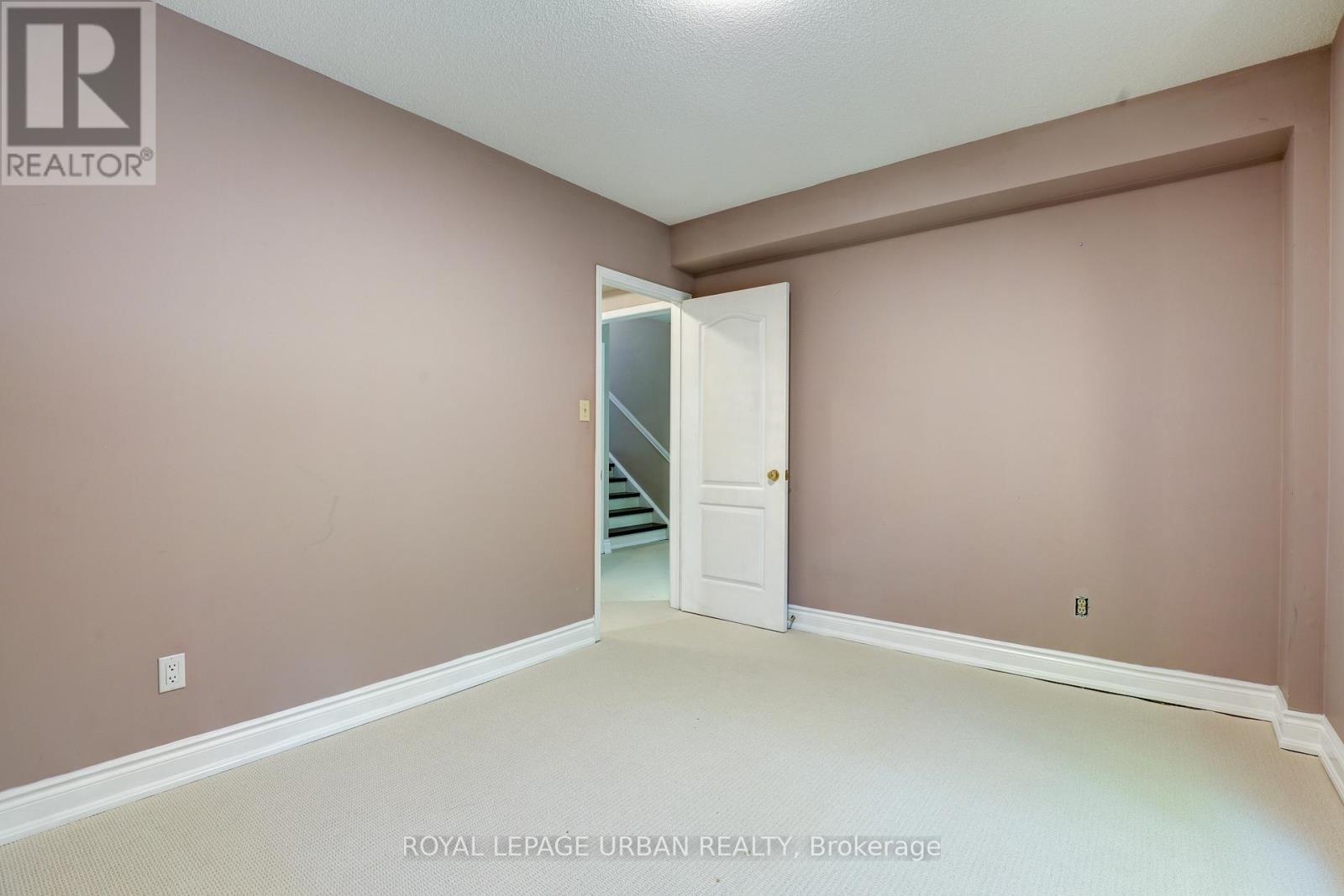 












1023 MOUNTCASTLE CRESCENT

,
Pickering,




Ontario
L1V5J1

