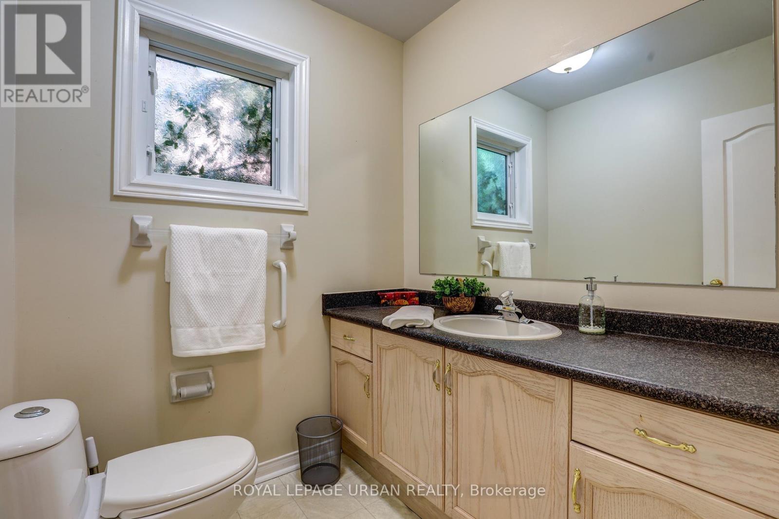 












1023 MOUNTCASTLE CRESCENT

,
Pickering,




Ontario
L1V5J1

