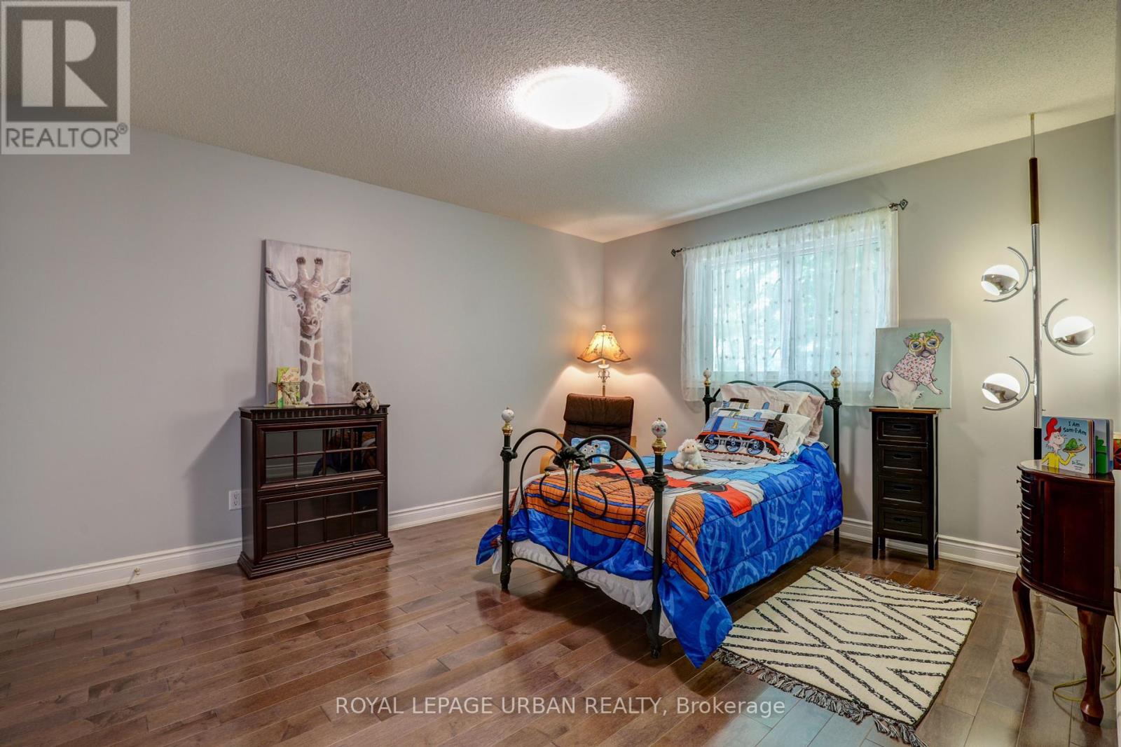 












1023 MOUNTCASTLE CRESCENT

,
Pickering,




Ontario
L1V5J1

